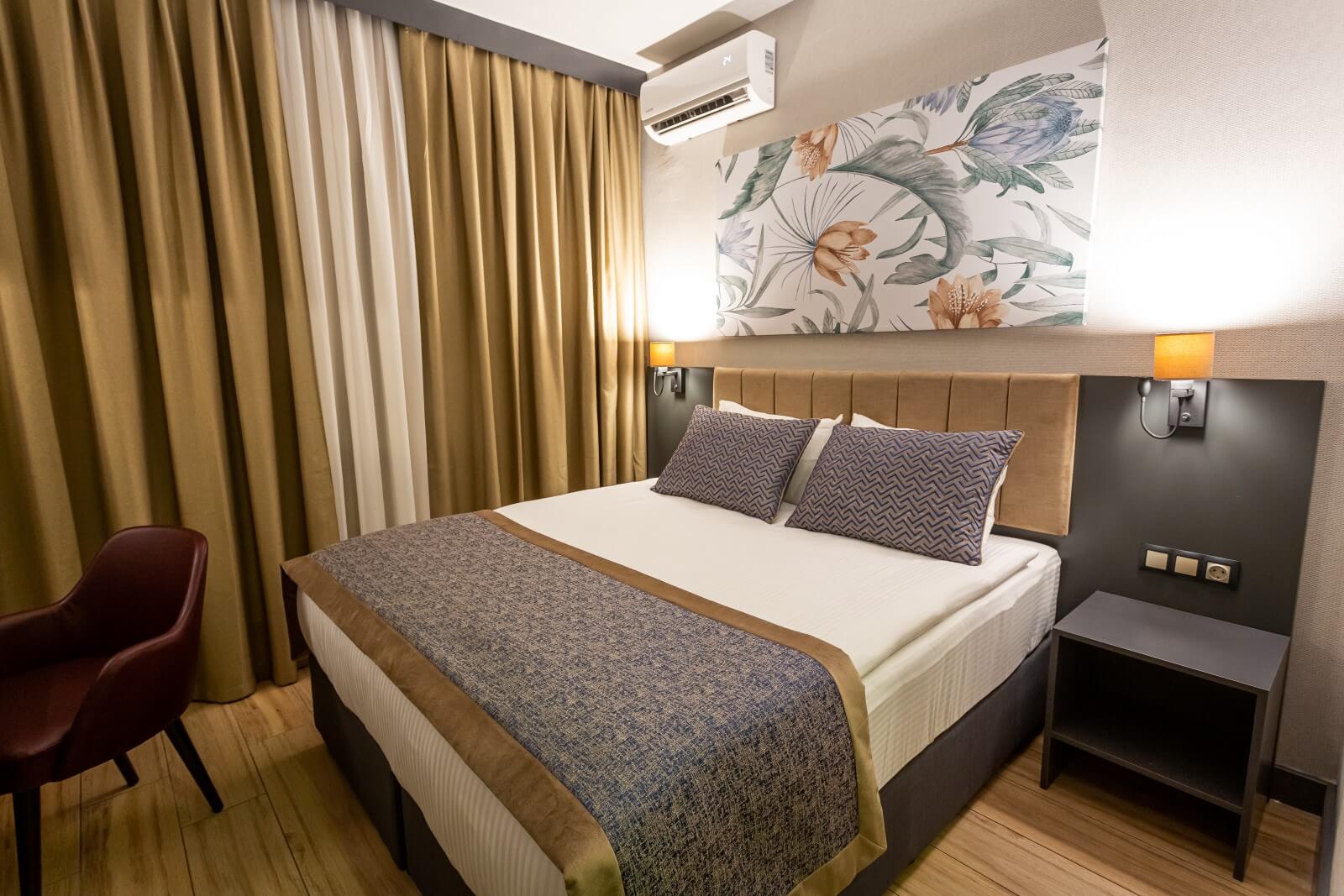 LEVOR HOTEL