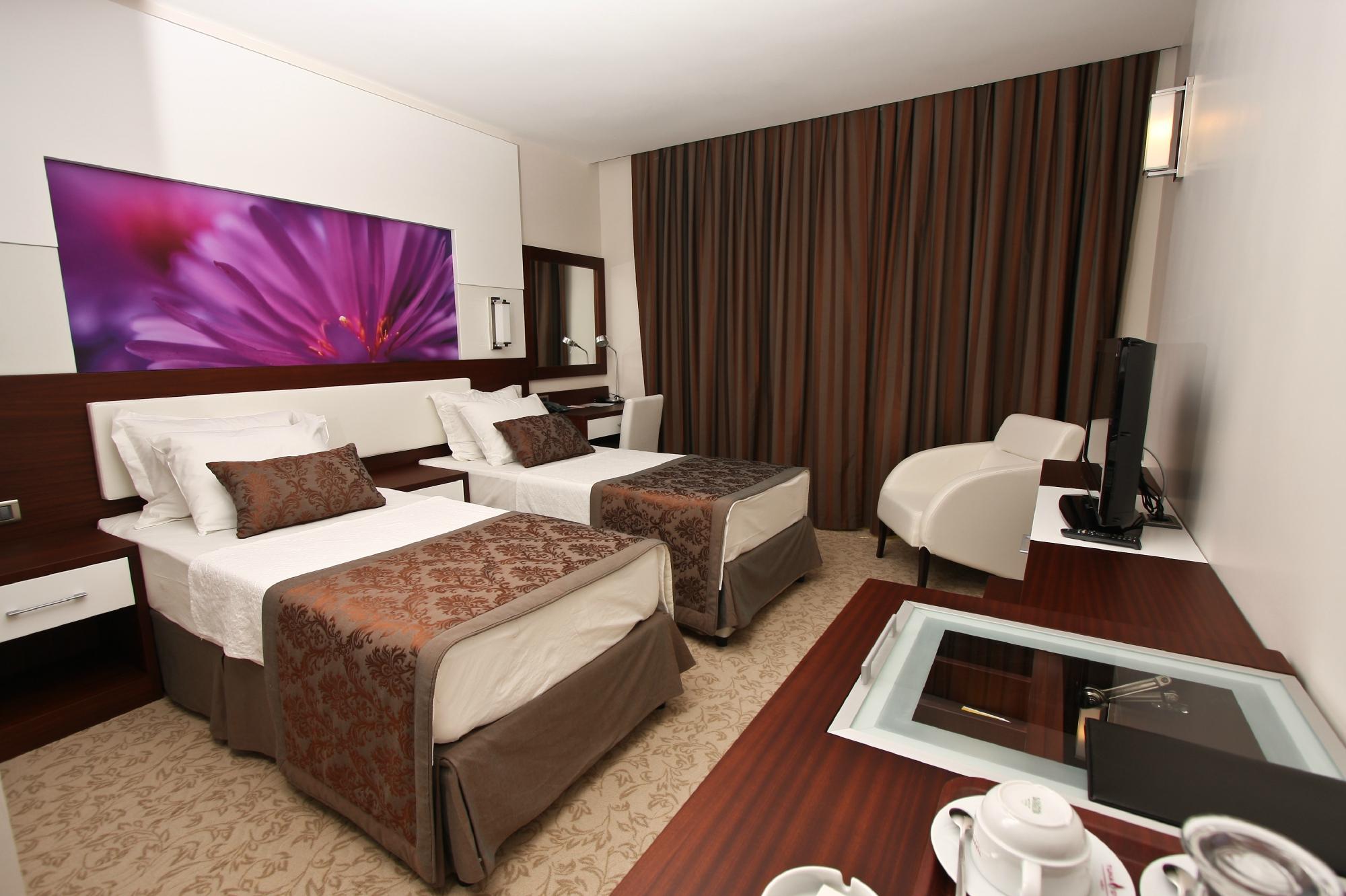 TUNA OTEL