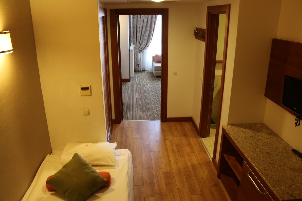 Sandıklı Termal Park Hotel Suit Oda Havuz Manzaralı  Resimleri