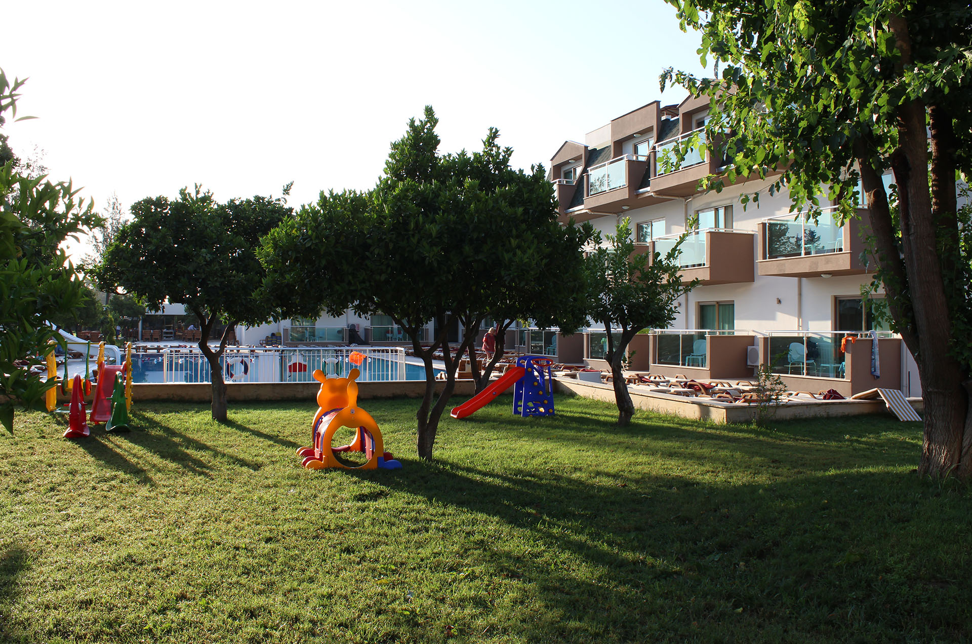 Monna Roza Garden Resort Hotel