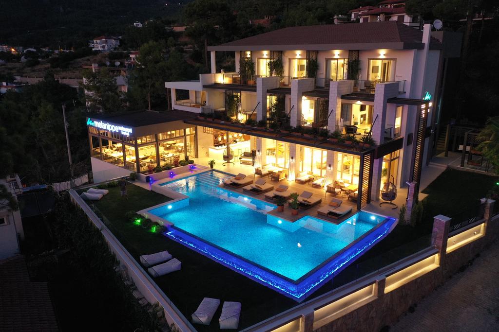 Melanippe Relaxing Hotel