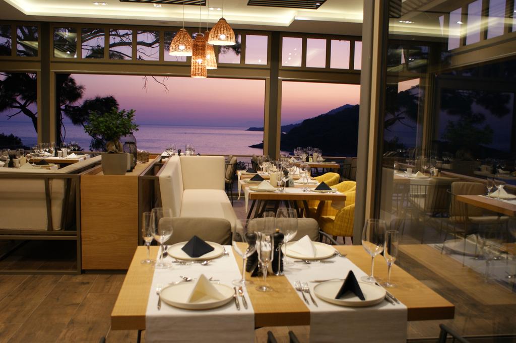 Melanippe Relaxing Hotel