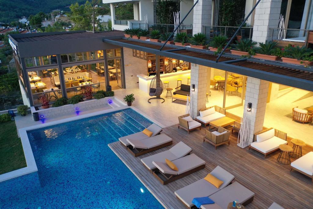 Melanippe Relaxing Hotel