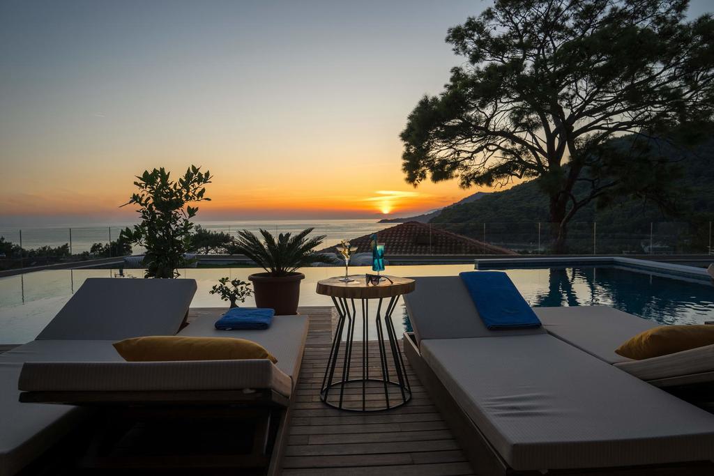 Melanippe Relaxing Hotel