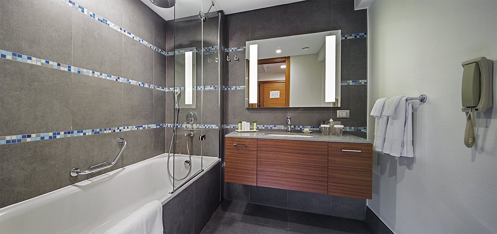 DoubleTree by Hilton Hotel Kuşadası Kısmi Manzaralı King Yatak Resimleri