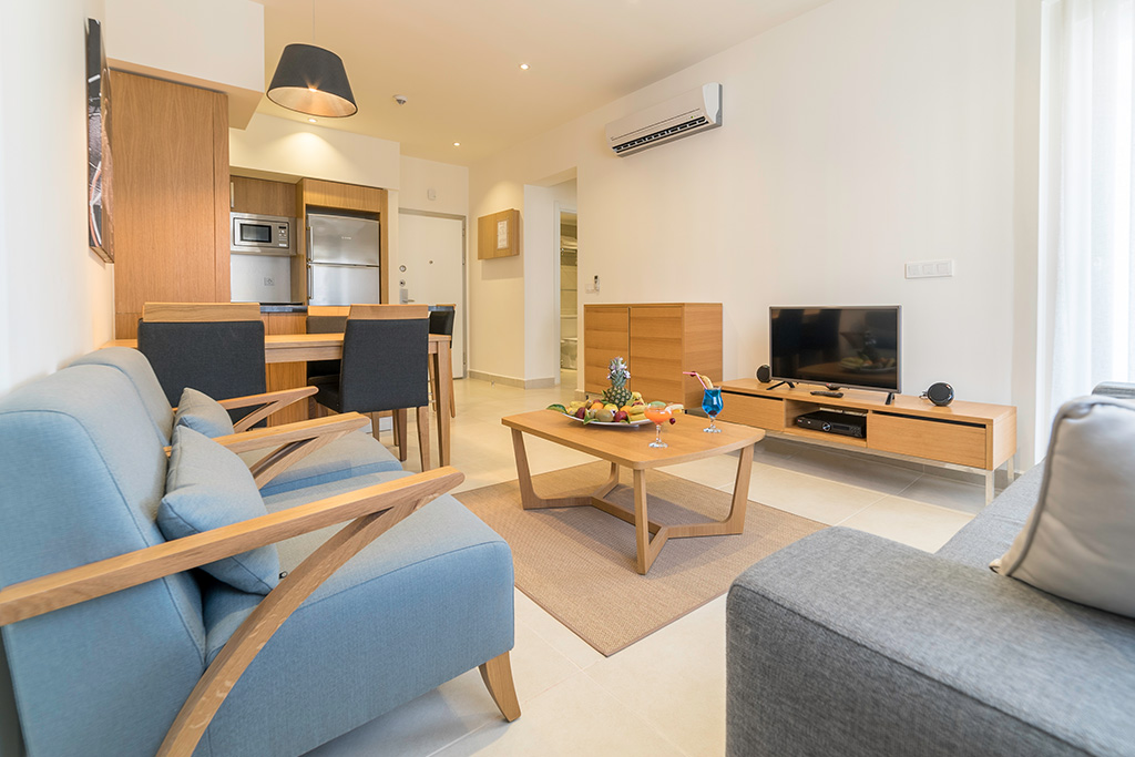 Ramada Hotel & Suites by Wyndham Kuşadası Junior Suit Oda Resimleri