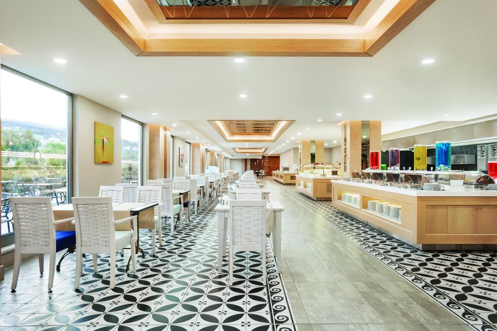 Ramada Hotel & Suites by Wyndham Kuşadası