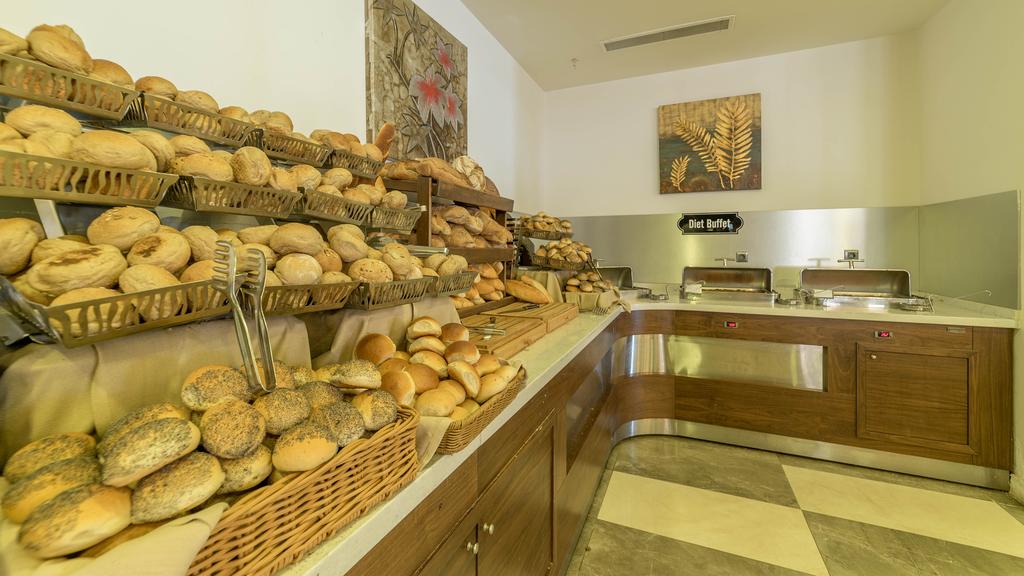 Ramada Hotel & Suites by Wyndham Kuşadası