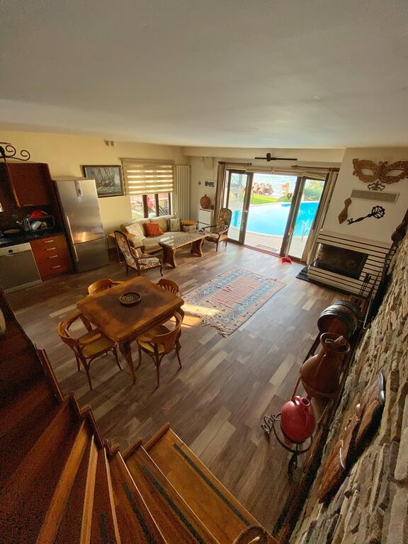 Villa Atroa Göl Evi