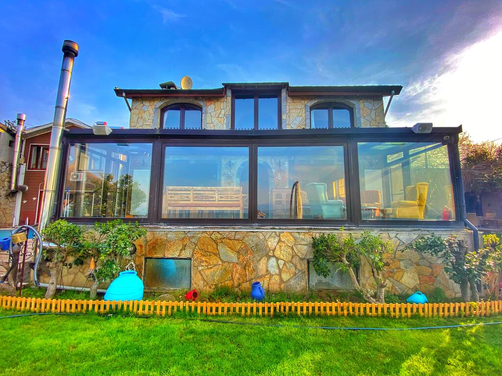 Villa Atroa Göl Evi