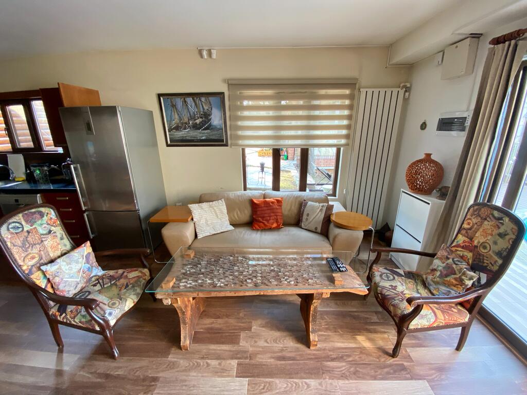 Villa Atroa Göl Evi