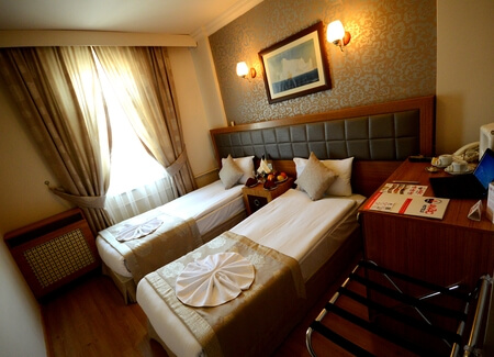 Anzac Hotel Standart İki Yataklı Oda Resimleri