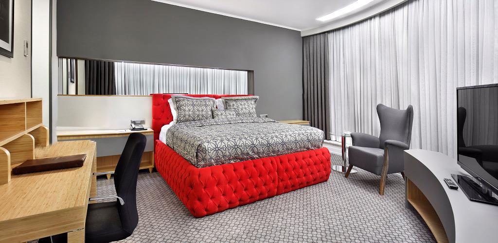Corner Suit Tek Büyük Yataklı Oda