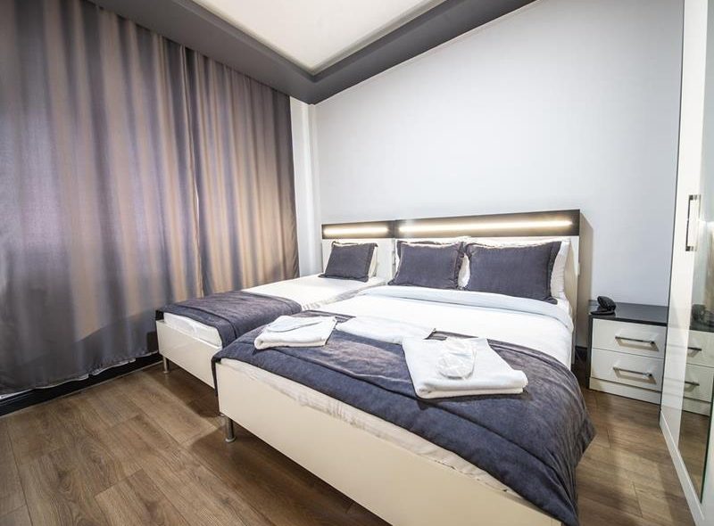 EXECUTIVE 1+1 SUITE	