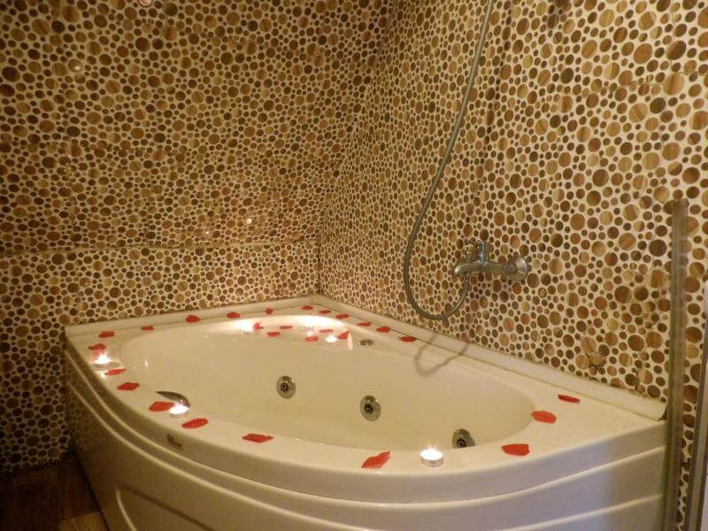 Japon Bungalow Jakuzili Şömineli