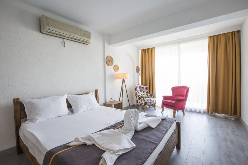 Surla Hotel Delüks Bahçeli Deniz Manzaralı Oda Resimleri