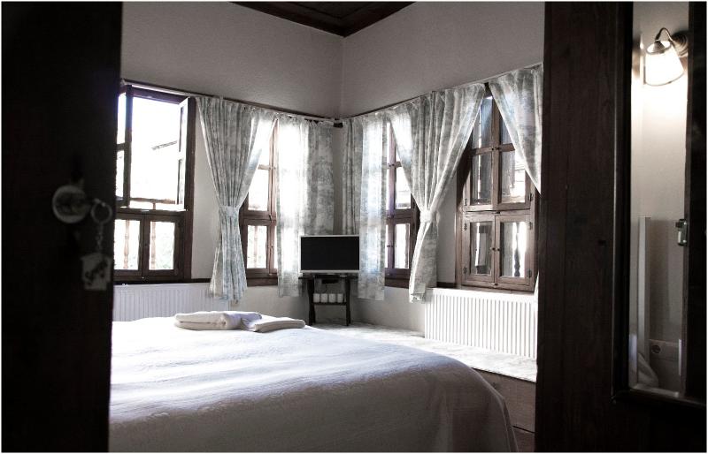 Benan Konak Otel İki Kişilik Oda (Oya) Resimleri