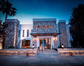 Moyo Luxury Boutique Hotel & Beach