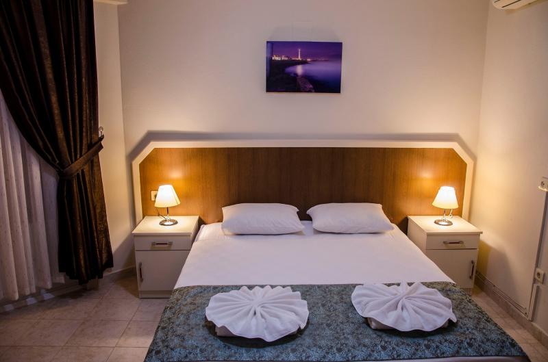 Yaprak Hotel Standart Tek/Çift Kişilik Oda (French Yatak) Resimleri