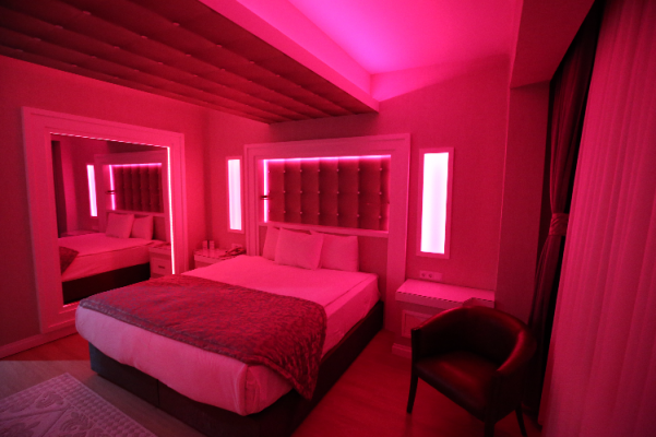Honeymoon Room