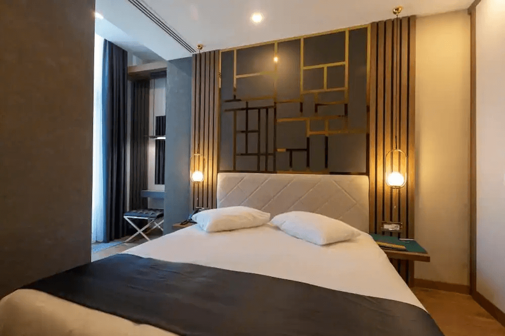  Executive Suite 1+1 Bahçe ve Teras Göl Manzaralı 