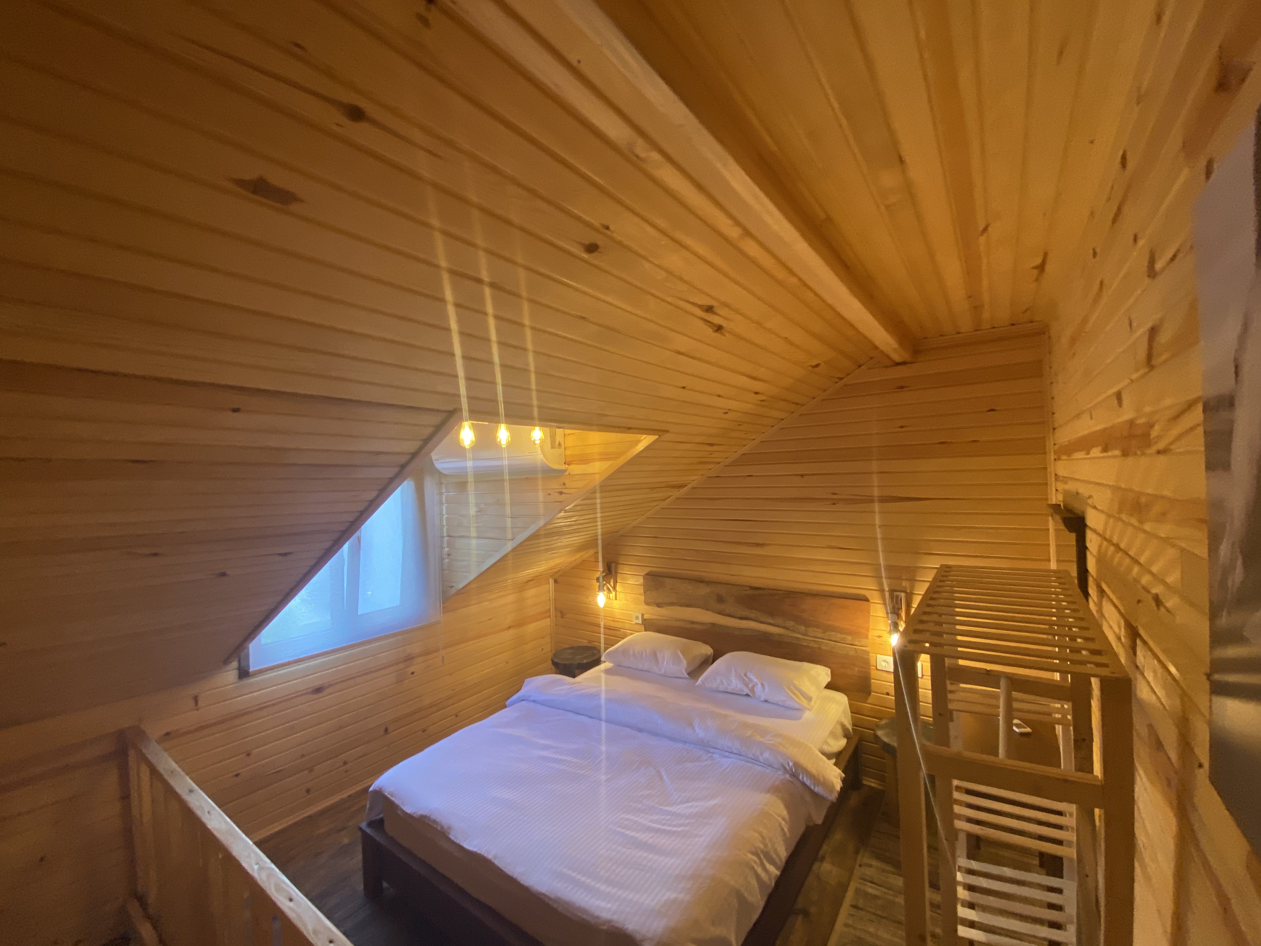 Meca Deluxe Otel Sapanca Dört Kişilik Oda Göl Manzaralı Resimleri