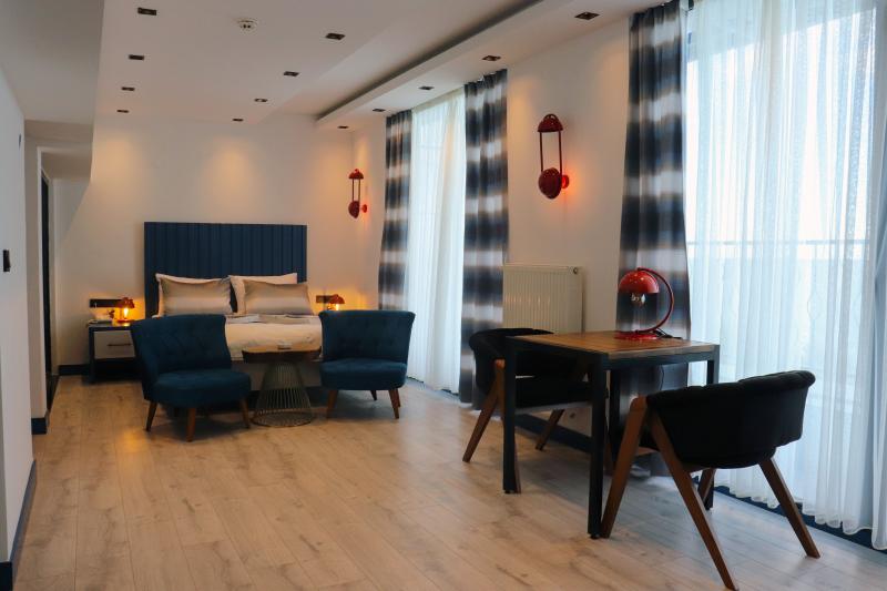 Blue Ay Boutique Hotel Suit Jakuzili Oda Resimleri