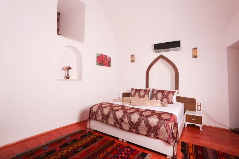 Behrampaşa Otel İptal Edilemez Tek Kişilik Oda Resimleri